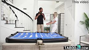 HOT MILF MASSEUSE ANDI AVALON RELAXES ON HER CLIENT'S BIG BLACK OILY COCK