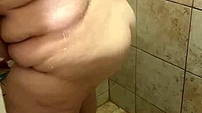 Jo, ujel sem svojo oblo bbw ženo prati v prhi