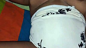 Milf screams on lover's dick, can't take it anymore