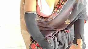 सेक्स विडियो देखकर गरम हो गयी आंटी के साथ देसी चुदाई, गरम होकर बेंट ओवर डोग्गीस्टाइल में चुदाई