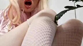 Fetish Feet Mistress Elza Koms Dominates with Wet Charm