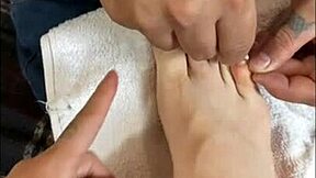 Latina Amateur Shares Barefoot Feet With Followers In Intimate Chat