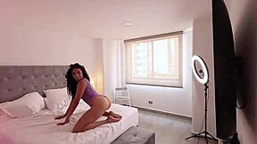 Andromeda Model Takes Photos, Ends Up Fucking In Airbnb Party