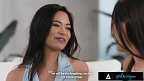 Gorgeous bestevenninner Katrina Colt & Scarlett Alexis som scissor