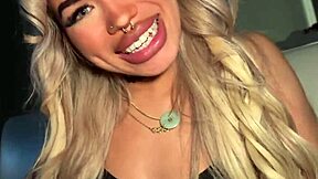 sisters best friend luna luxe blows bubbles in fantasy