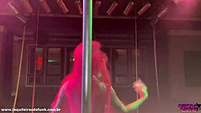 debora fantine - show de stripper na boate