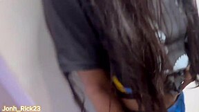 Botei meu vizinho pra me chupar e a namorada dele tambem