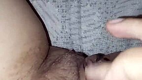 Flash Fica E Slip Neri in Detailed Flashing Scene