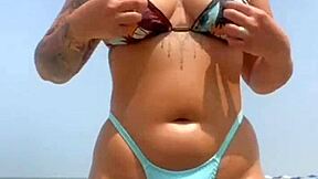 Encontrei um f� na praia e deixei ele passar bronzeador em mim?