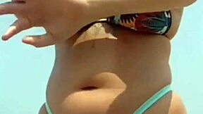 Encontrei um f� na praia e deixei ele passar bronzeador em mim?