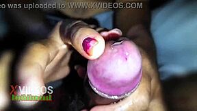 Pembantu Baru Rocks at Handjob Skills