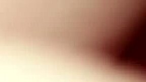 Nafilmovala som svojho nevlastného syna so susedkou.