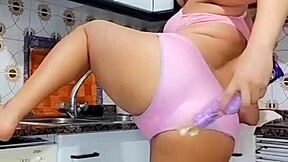 Blues with her small waist and big ass using toys for you