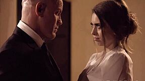 jill kassidy plays secretary role