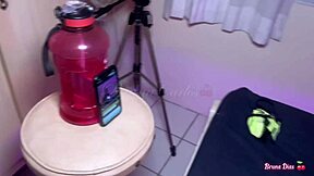 Sucking the cuckold's dick while moaning and cumming 😩