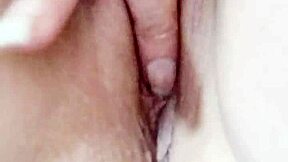 chrissybee playing with her throbbing wet pussy