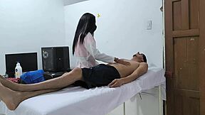 Masaje Sensual Mulata De 20 Años Con Nalgas Perfectas Seduce En La Sala De Masajes