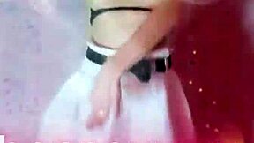 Bonneyuwu dances in her white skirt cutely.