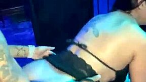 CASADA SE DIVERTINDO NA ROLA DE UM NEGAO!!