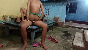 Virgin Indian Girlfriend’s First Outdoor Hindi Sex with Monster Cock