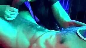 CASADA SE DIVERTINDO NA ROLA DE UM NEGAO!!