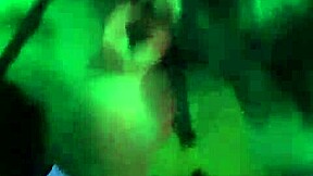 CASADA SE DIVERTINDO NA ROLA DE UM NEGAO!!