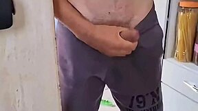 nagy csiklójú 18+ brazil tini gyönyörűen érzi magát seggdugás interjúban farkkal és cicikkel