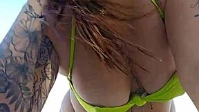 hoje estou tao molhada que so de o pau encostar ja entra