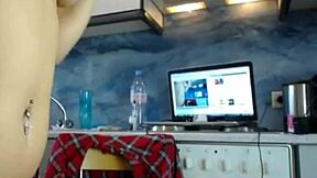 Slut Sexydea Flashing Boobs Live on Webcam Feels So Naughty