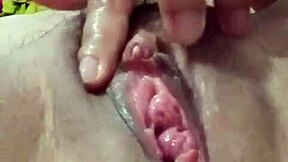 Fat sexy chick wants to fuck all guys