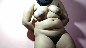 Indian Girlfriend's Big Tits Bounce!