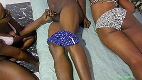 Herkes Uyandı ve Büyük Siyah Sikli Tatlı Sikmeye Katılmaya mı?