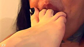 Feet like this deserve to be sucked and licked