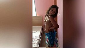 Ekte amatør ebony jenter slikker svart fitte i hjemmelaget lesbisk hookup