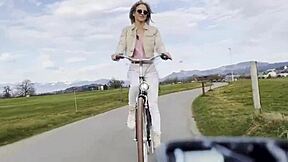 Miss Daisy Diamond's bike adventure