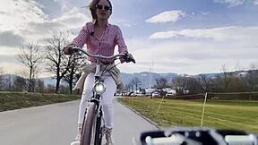 Miss Daisy Diamond's bike adventure