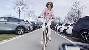 Miss Daisy Diamond's bike adventure