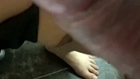 Latina zadok šukaný v kúpeľni