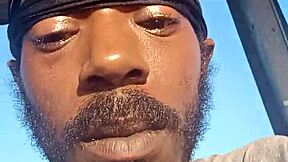 In the dorm, a mature woman seduces her father-in-law.