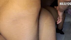 Cuñadita sexy encontrada tocándose en mi cama