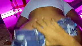 hijastra con gran culo toma gran polla en co�o mojado