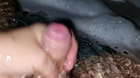 i jerk off in jacuzzi with relaxing music, come join