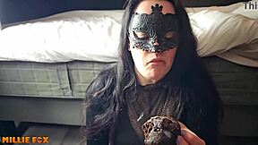 Amateur milf eats cum, glazing a thick muffin with it on food.