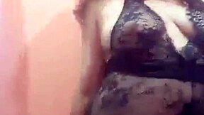 aurora estelar, show me what you've got in the bathroom?