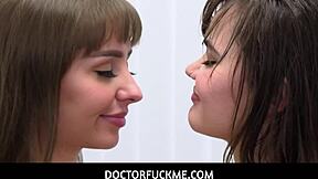 Man, sexy roommates Tommy King and Naudi Nala bang therapist in wild threesome