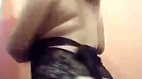 aurora estelar, show me what you've got in the bathroom?