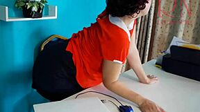 I caught Sexretary flashing pussy on security cam under office desk