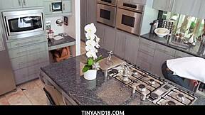 Mina Luxx Sucks Thick Cock