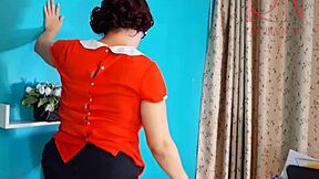 I caught Sexretary flashing pussy on security cam under office desk