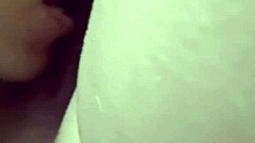 Que rico lamer el coño de una madura!